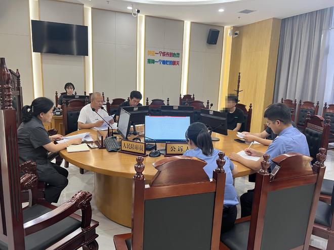 撤销缓刑公开听证 以案释法敲响警钟